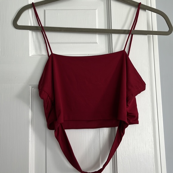 Cutout Tanktop - Picture 3 of 5